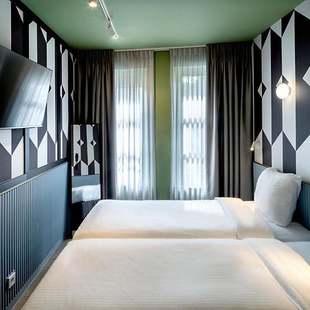 Tourist Inn Hotel Amsterdam Bagian luar foto