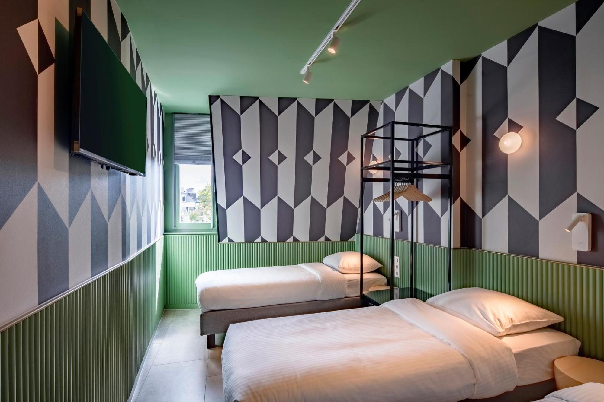 Tourist Inn Hotel Amsterdam Bagian luar foto