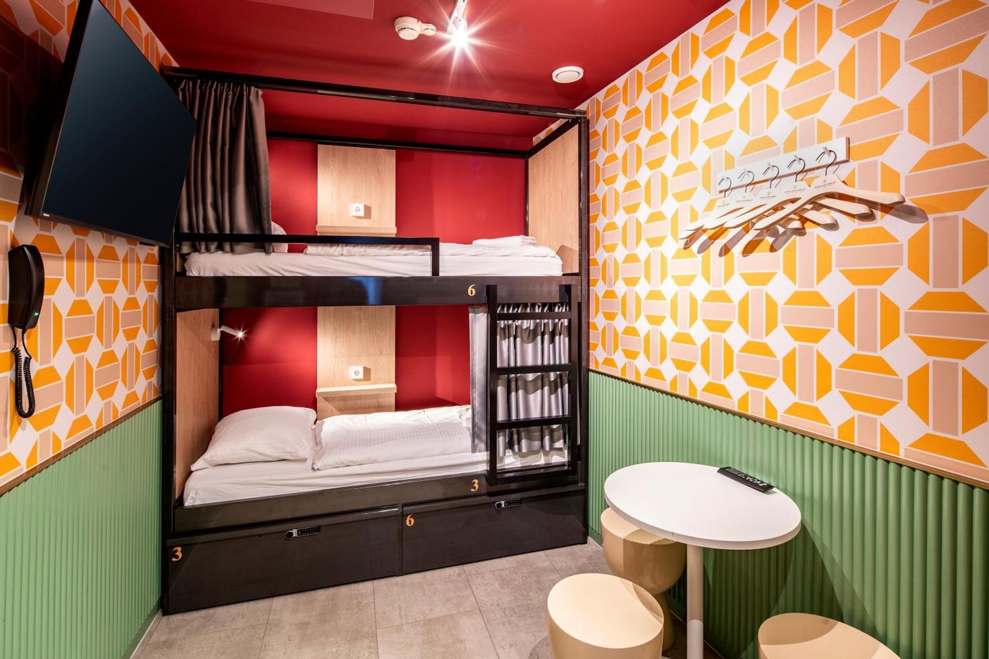 Tourist Inn Hotel Amsterdam Bagian luar foto