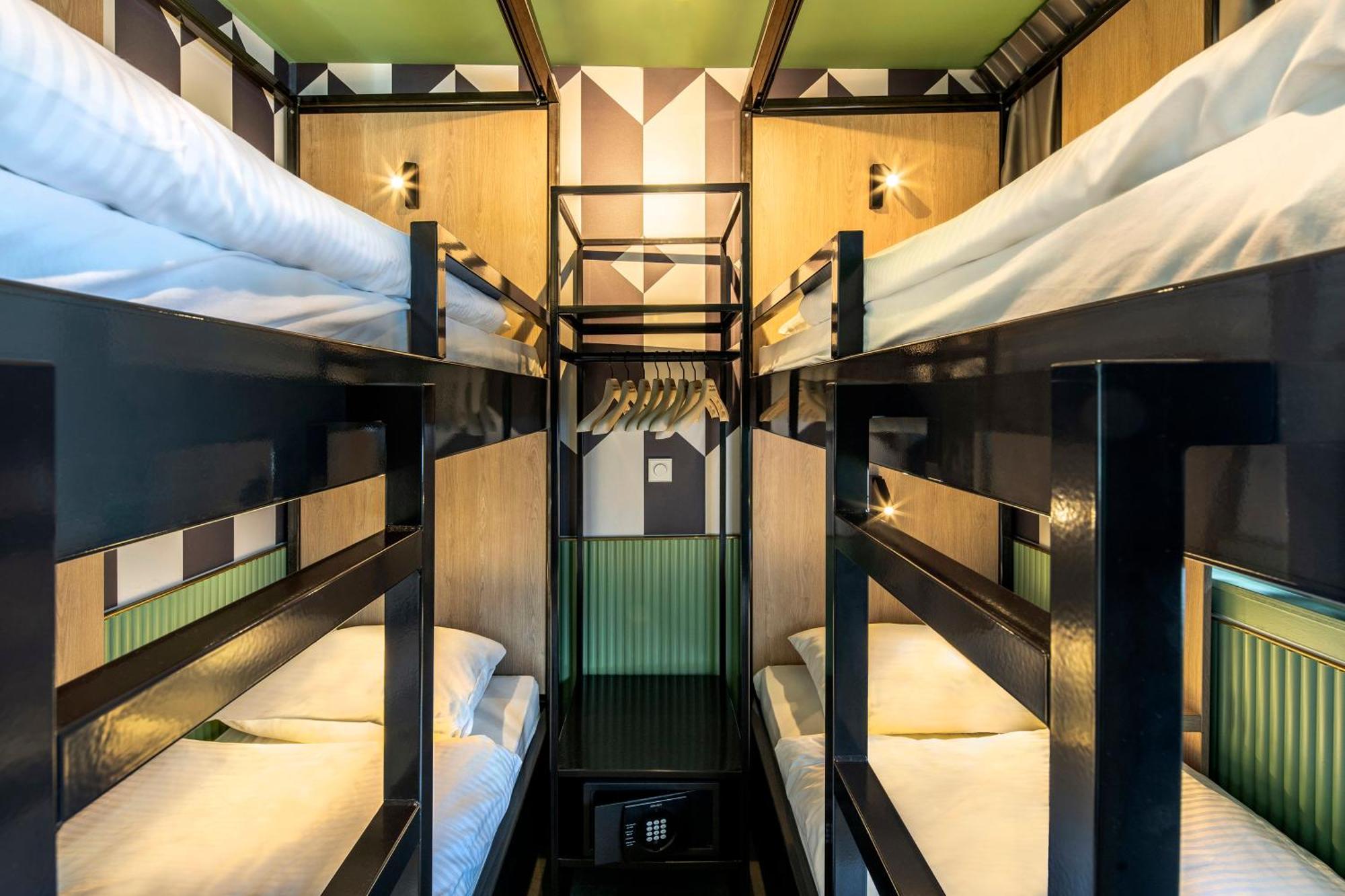 Tourist Inn Hotel Amsterdam Bagian luar foto