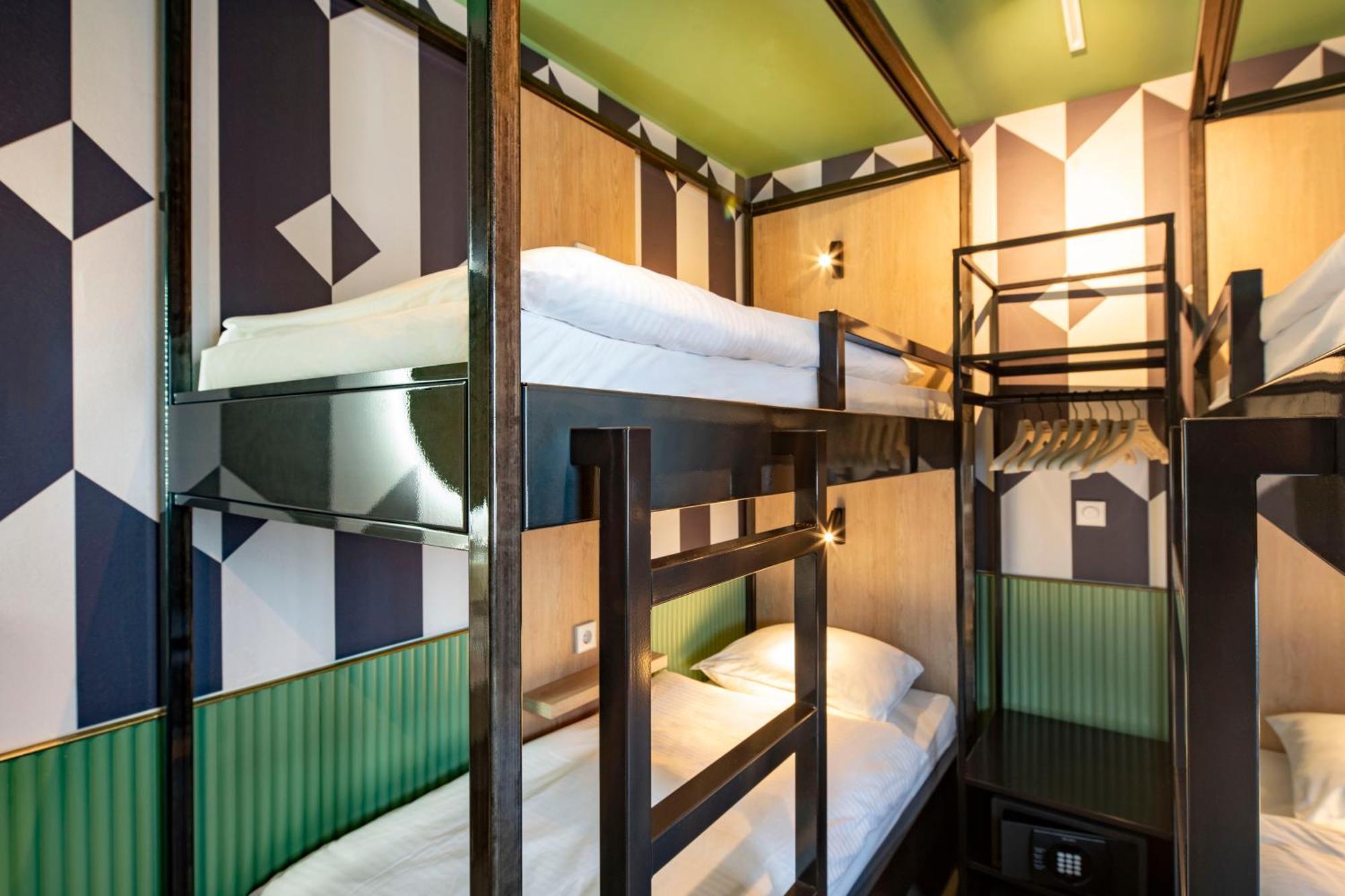 Tourist Inn Hotel Amsterdam Bagian luar foto