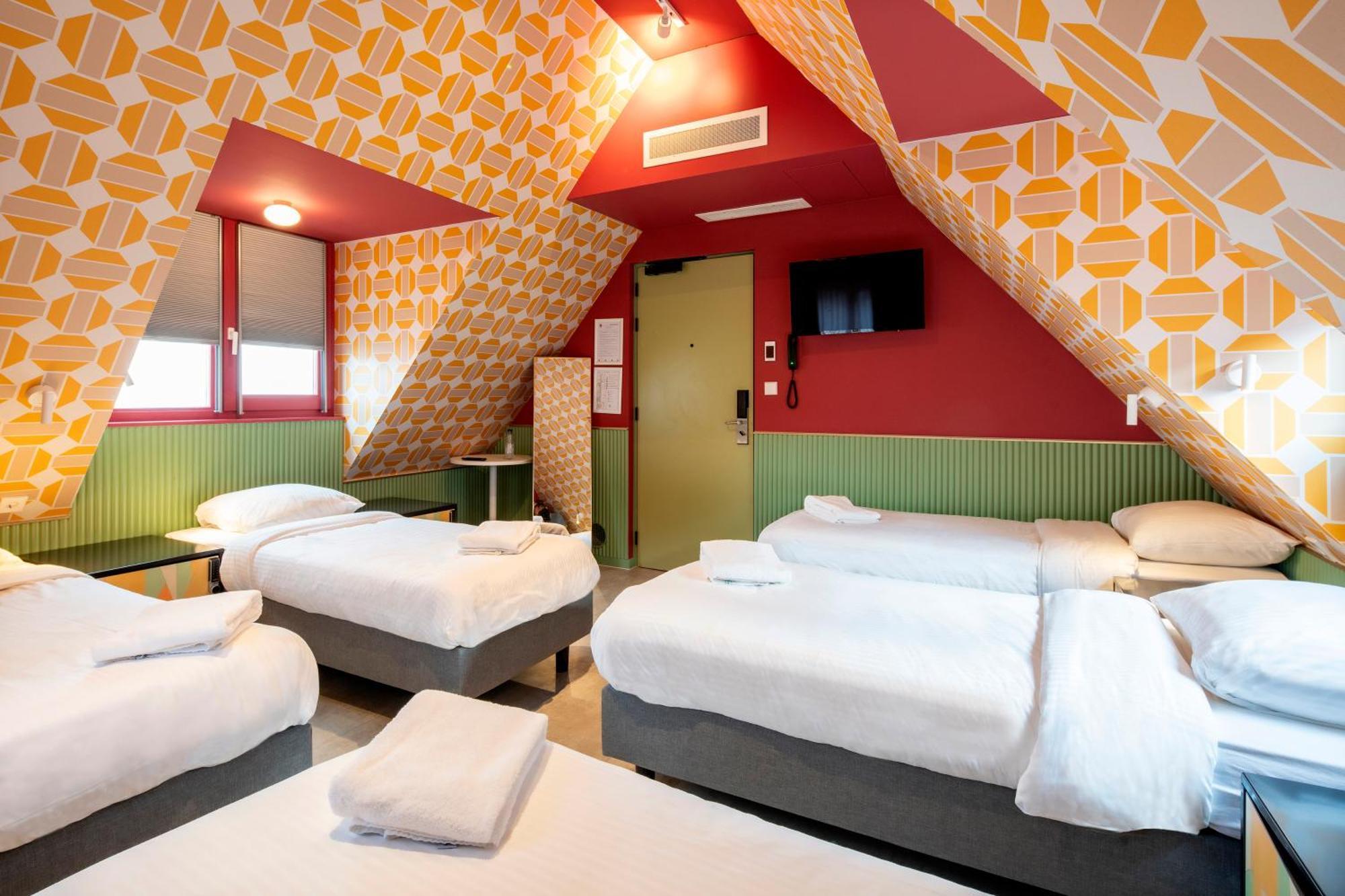 Tourist Inn Hotel Amsterdam Bagian luar foto