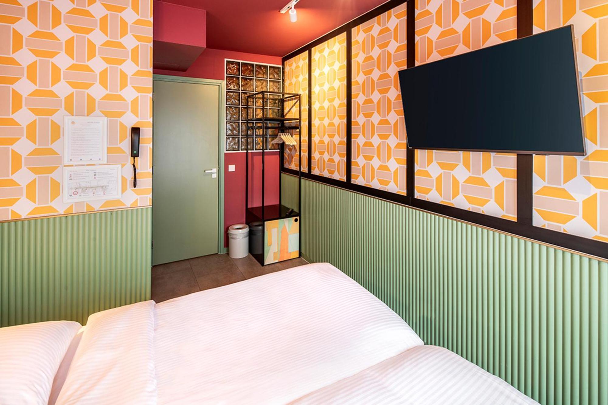 Tourist Inn Hotel Amsterdam Bagian luar foto
